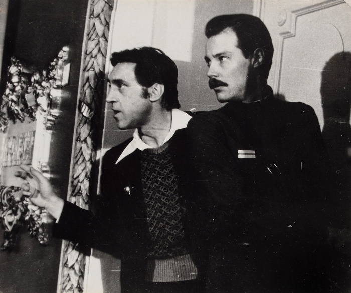 Фотография: Владимир Высоцкий и Владимир Конкин на съемках фильма «Место встречи изменить нельзя». [1978-1979].