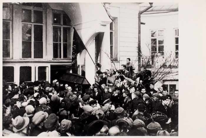 Четыре фотографии: Похороны Маяковского (3) + Маяковский и Лиля Брик. [1924, 1930].