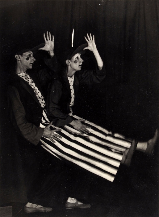 Две фотографии цирковой клоунады. Россия, первая треть XX века.